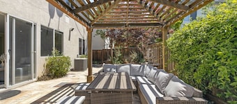 5BR Home Modern & Spacious for Business & Family