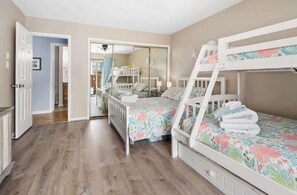 2 bedrooms, iron/ironing board, WiFi, bed sheets - Mountaineer Ocean Escape (Ocean City)