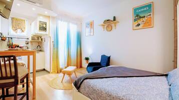 1 chambre, bureau, fer et planche à repasser, Wi-Fi