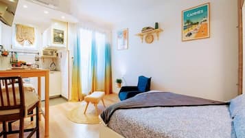 1 bedroom, desk, iron/ironing board, WiFi