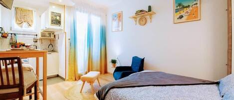 1 chambre, bureau, fer et planche à repasser, Wi-Fi