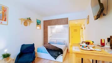 1 bedroom, desk, iron/ironing board, WiFi