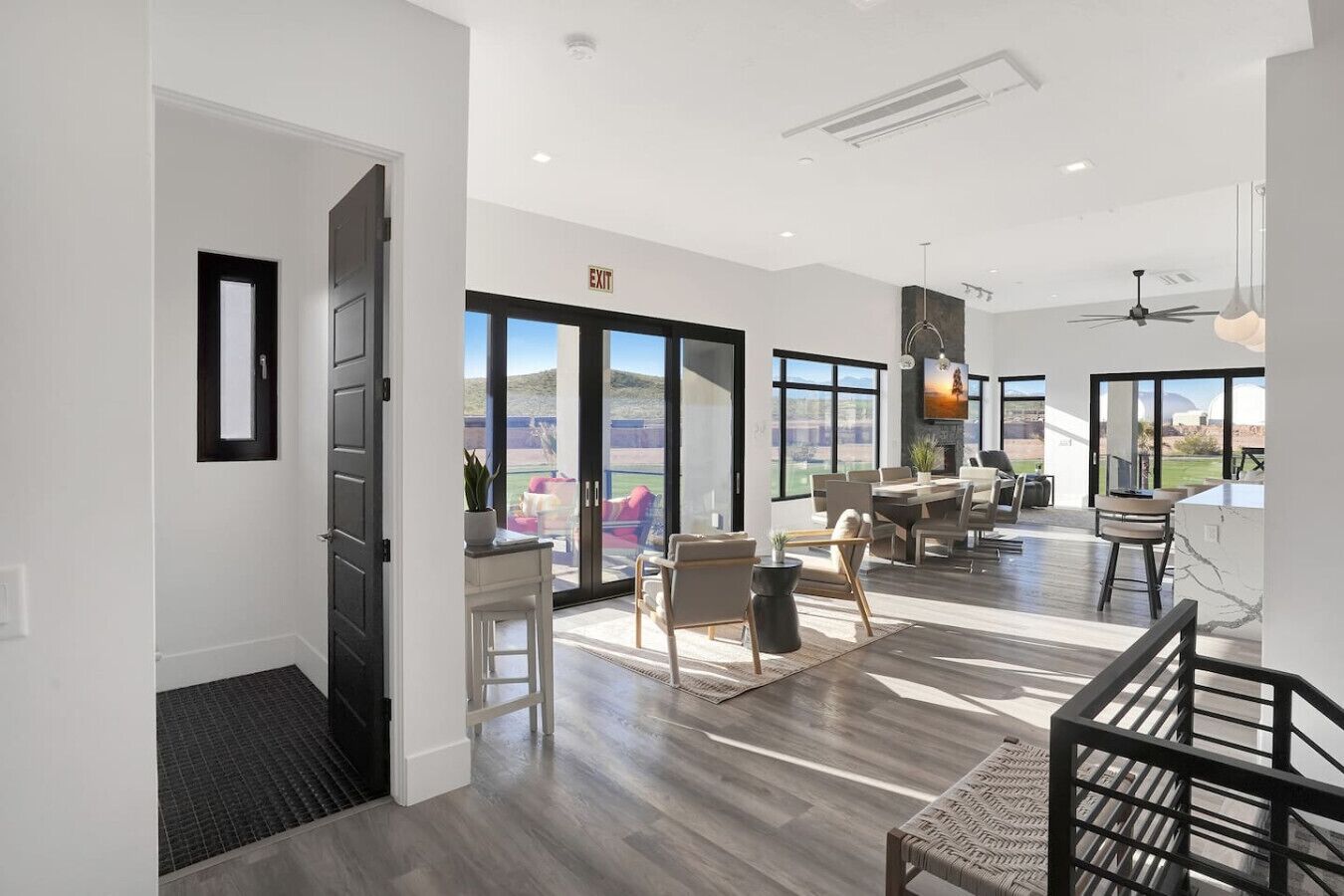 المنشأة من الداخل