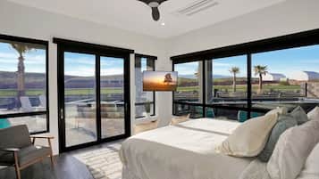 4 bedrooms, desk, iron/ironing board, travel crib