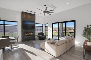 TV, fireplace, table tennis, stereo