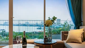 Penthouse Eksekutif | Teras/patio