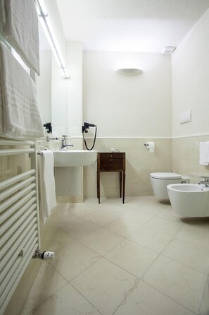 Bathroom - Borromeo Rooms (Vimercate)