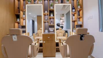 Behandlungsräume für Paare, Sauna, Whirlpool, Dampfbad