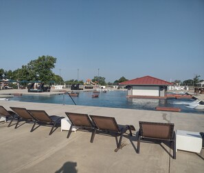 Innenpool, Außenpool