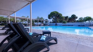 Seasonal outdoor pool