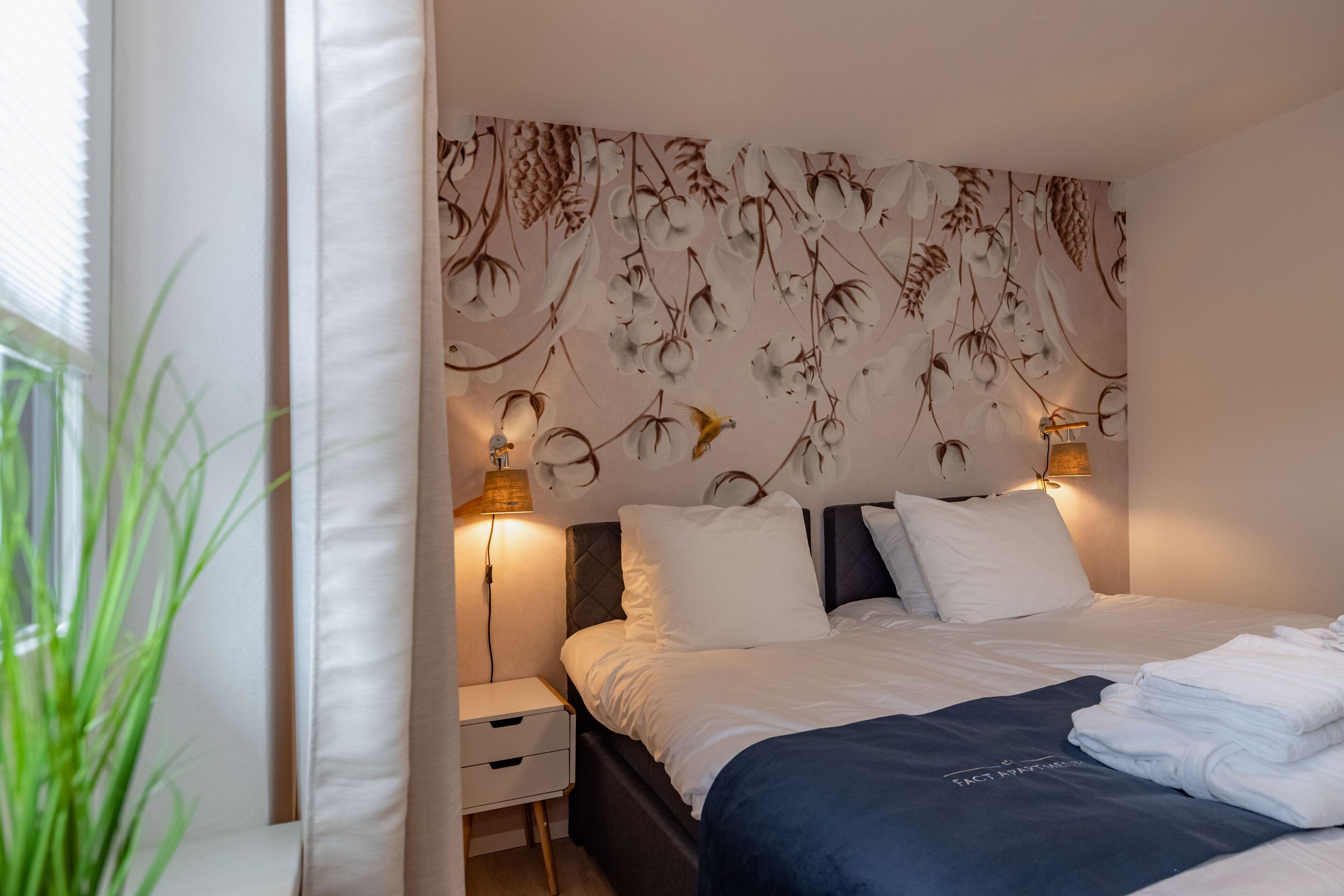 Geräumige 4-personen-wohnung mit 2 Schlafzimmern, Bad und Separatem WC