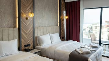 City Triple Room | 1 bedroom, premium bedding, down comforters, Select Comfort beds
