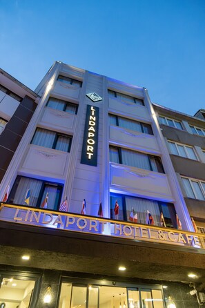 Front of property - Linda Port Hotel (Istanbul)