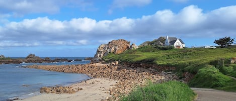 Beach nearby, sun loungers