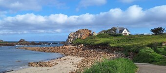Studio 50m2 entre port de pêche et plage à 100m
idéal pour 1 couple et 1 enfant