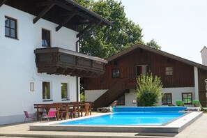 Piscine couverte, piscine extérieure