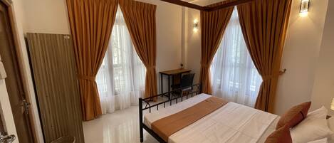 3 عدّة غرف نوم وملاءات أسرّة