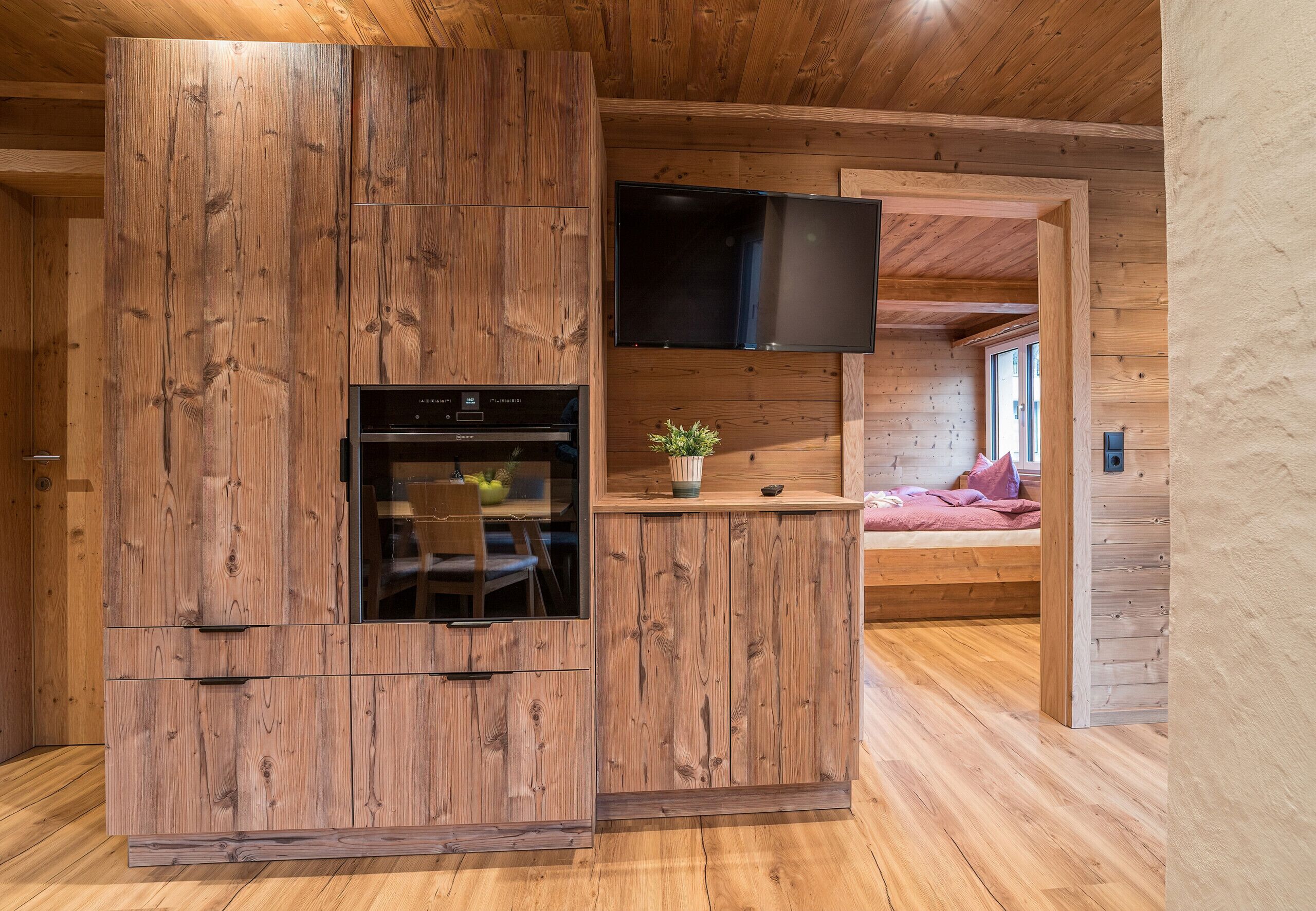 2 多间卧室、免费 WiFi