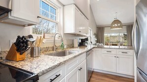 Condo, Multiple Beds, Kitchen, Garden View (Whiskey's Hillside Retreat ) | Private kitchen - Whiskey's Hillside Retreat -holiday Hills Branson - Golf Resort (Branson)