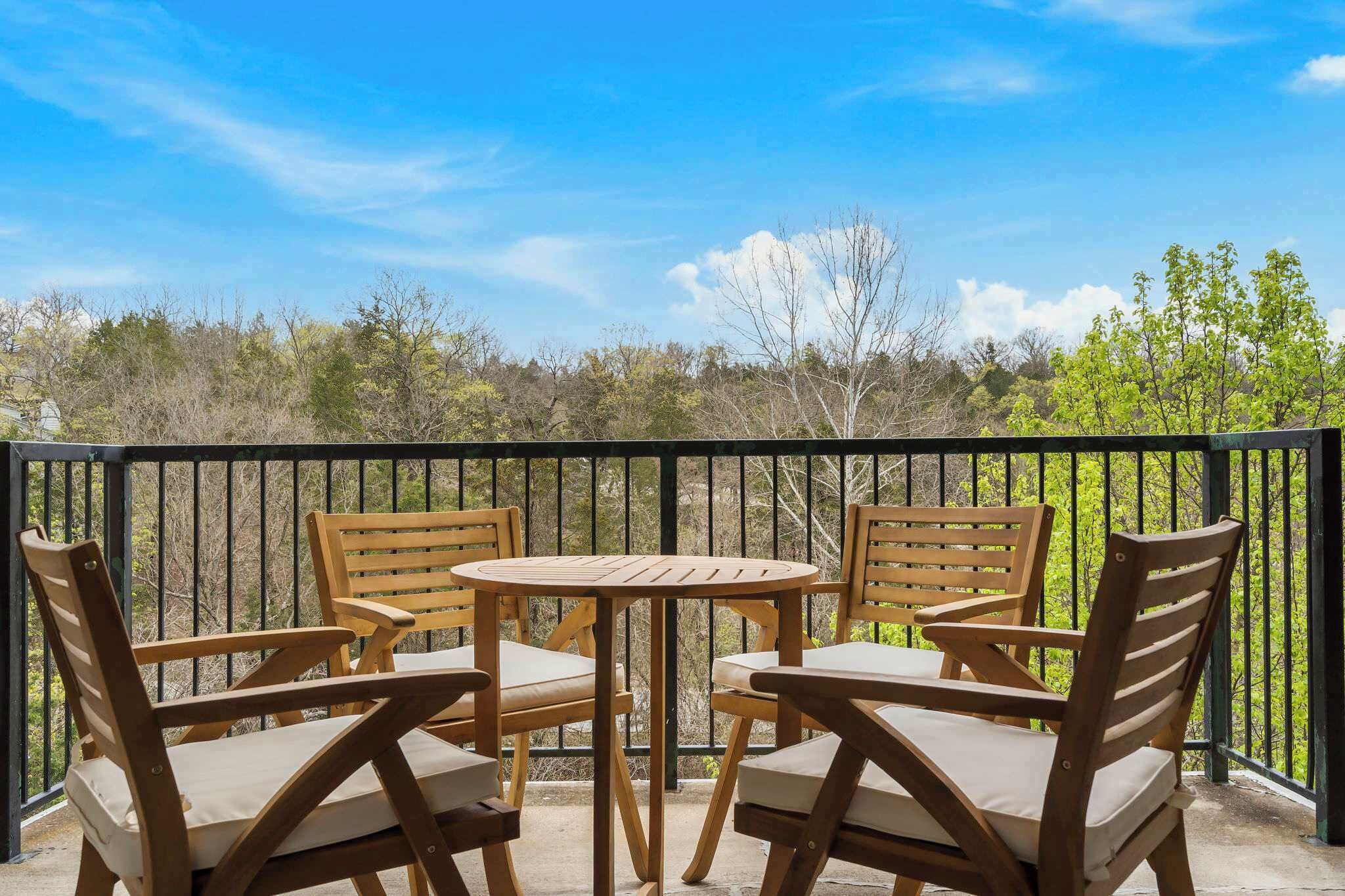 Condo, Multiple Beds, Kitchen, Garden View (Whiskey's Hillside Retreat ) | Outdoor dining