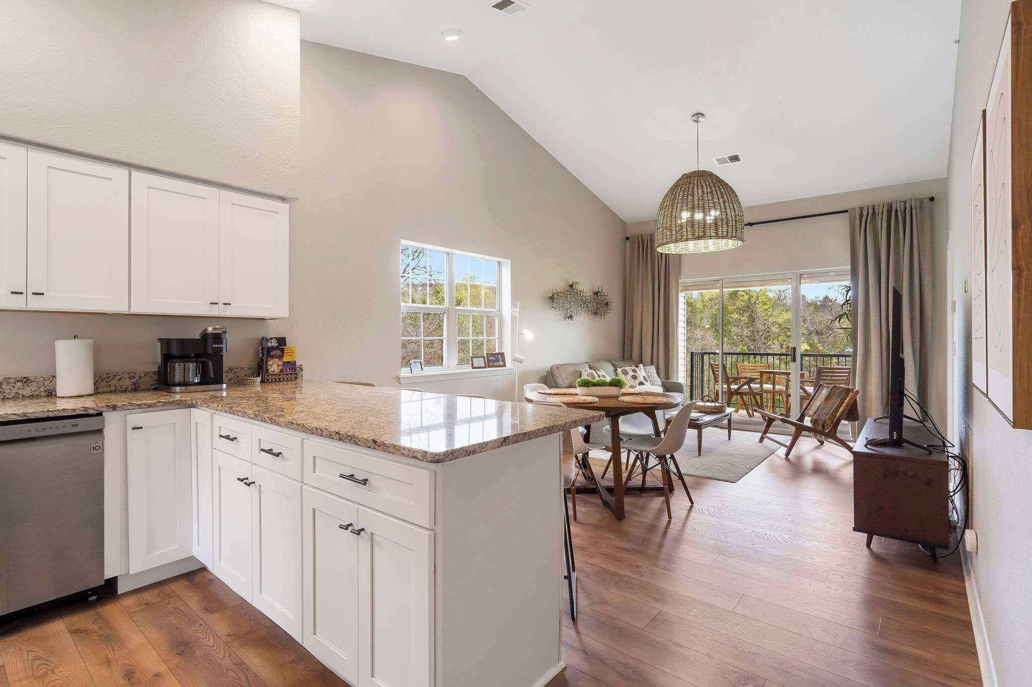 Condo, Multiple Beds, Kitchen, Garden View (Whiskey's Hillside Retreat ) | Interior