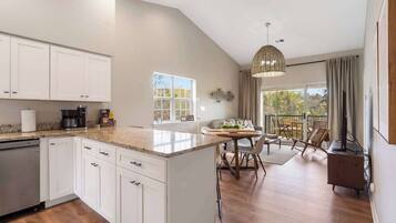 Condo, Multiple Beds, Kitchen, Garden View (Whiskey's Hillside Retreat ) | Interior