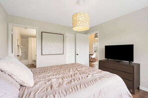 Condo, Multiple Beds, Kitchen, Garden View (Whiskey's Hillside Retreat ) | 2 bedrooms, individually decorated, individually furnished, free WiFi