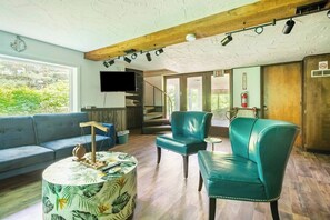 Smart TV, fireplace, video games, books