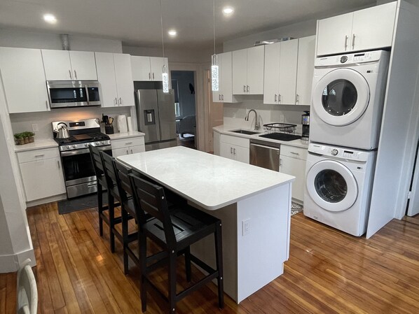 Fridge, microwave, oven, stovetop - Lovely 3-Bedroom in Historic Downtown Ipswich (Ipswich)