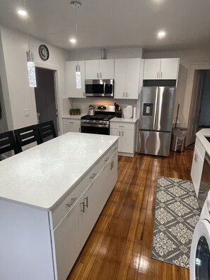 Fridge, microwave, oven, stovetop - Lovely 3-Bedroom in Historic Downtown Ipswich (Ipswich)