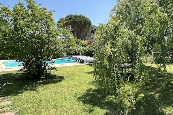 Piscina a l'aire lliure i piscina climatitzada
