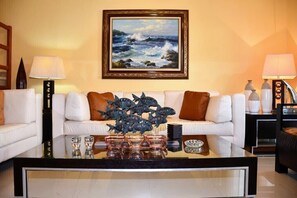 Interior - Entire 3 Bedroom Villa with swmming pool close to the beach (Playa del Carmen)