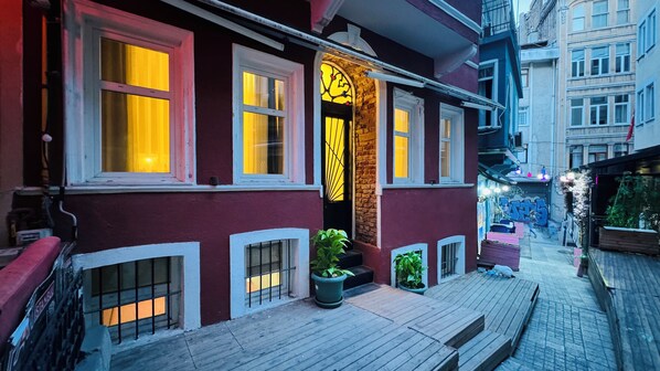 Fachada de la propiedad