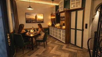 Smart TV 42 polegadas com canais via satélite, TV, Netflix