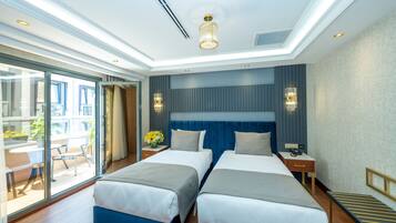 Habitación de lujo con 1 cama doble o 2 individuales, terraza | Minibar, caja fuerte, escritorio y sistema de insonorización