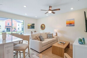 Living area - Turquoise Breeze Close to Disney (Kissimmee)