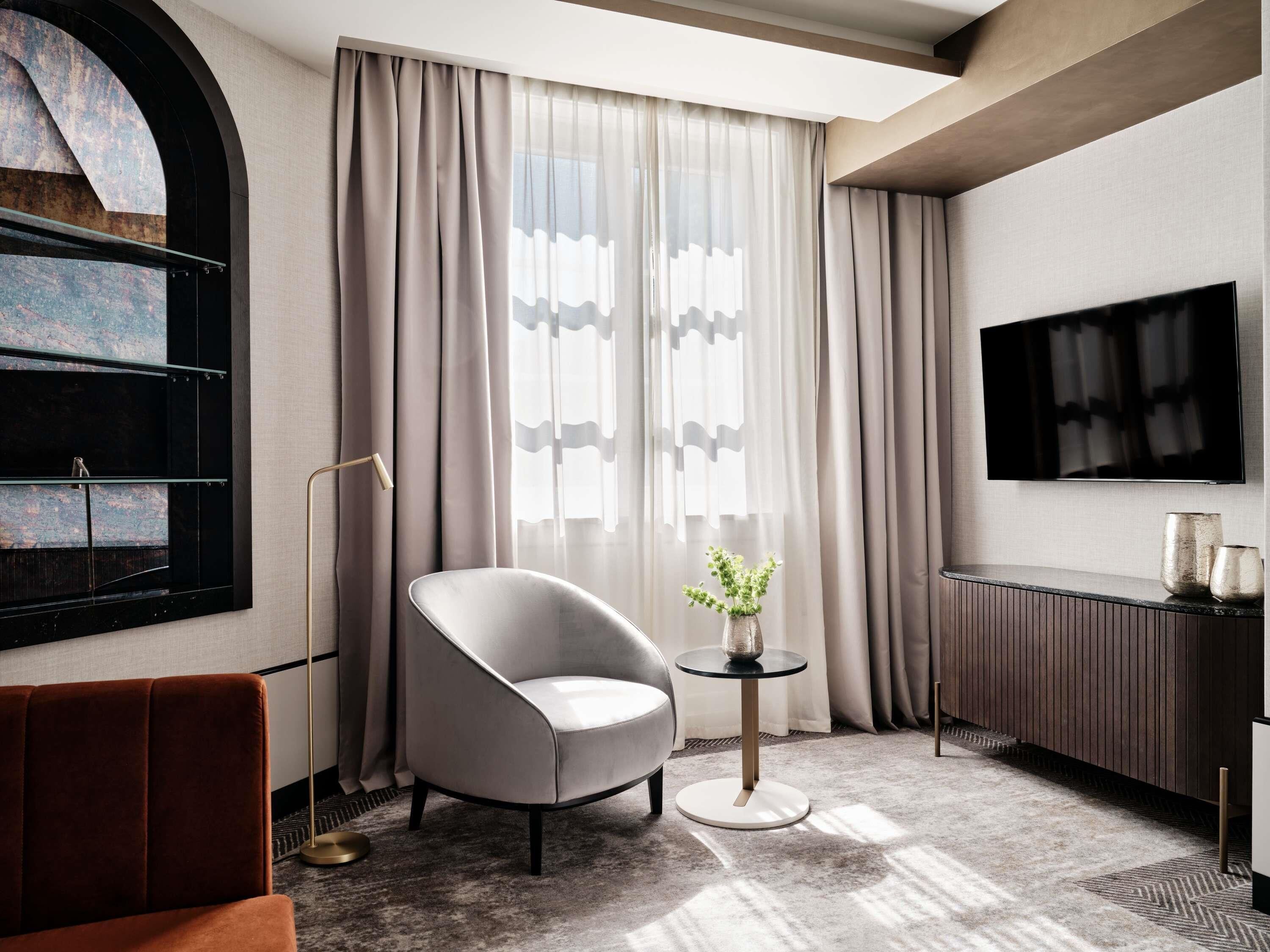 Junior Suite, 1 King Bed | In-room safe, desk, free cribs/infant beds, free WiFi