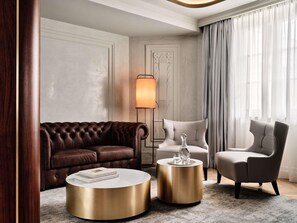 Een kluis op de kamer, een bureau, geluiddichte muren, gratis babybedden