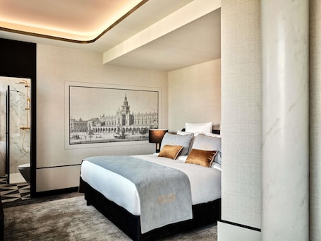 Suite, 1 King Bed | In-room safe, desk, soundproofing, free cribs/infant beds. The Crown Krakow Center - Handwritten Collection ACCOR