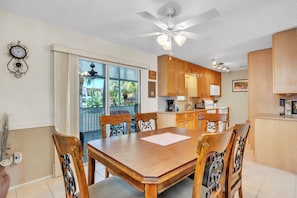 Townhome, 3 Bedrooms | Dining