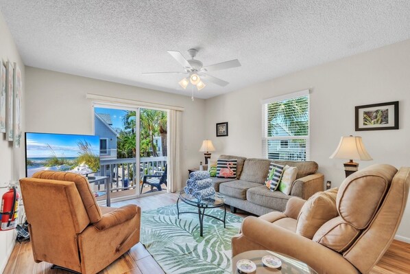 Townhome, 3 Bedrooms | Living area