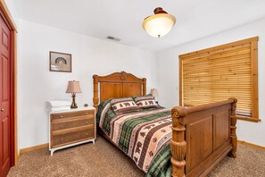 House, Multiple Beds, Patio, Mountain View | 4 bedrooms, individually decorated, individually furnished, free WiFi - The Pond Cabin (Shaver Lake)