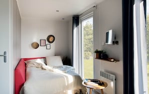 Premium Mobile Home | Travel crib, WiFi, bed sheets