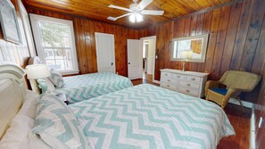 3 bedrooms, iron/ironing board, Internet, bed sheets