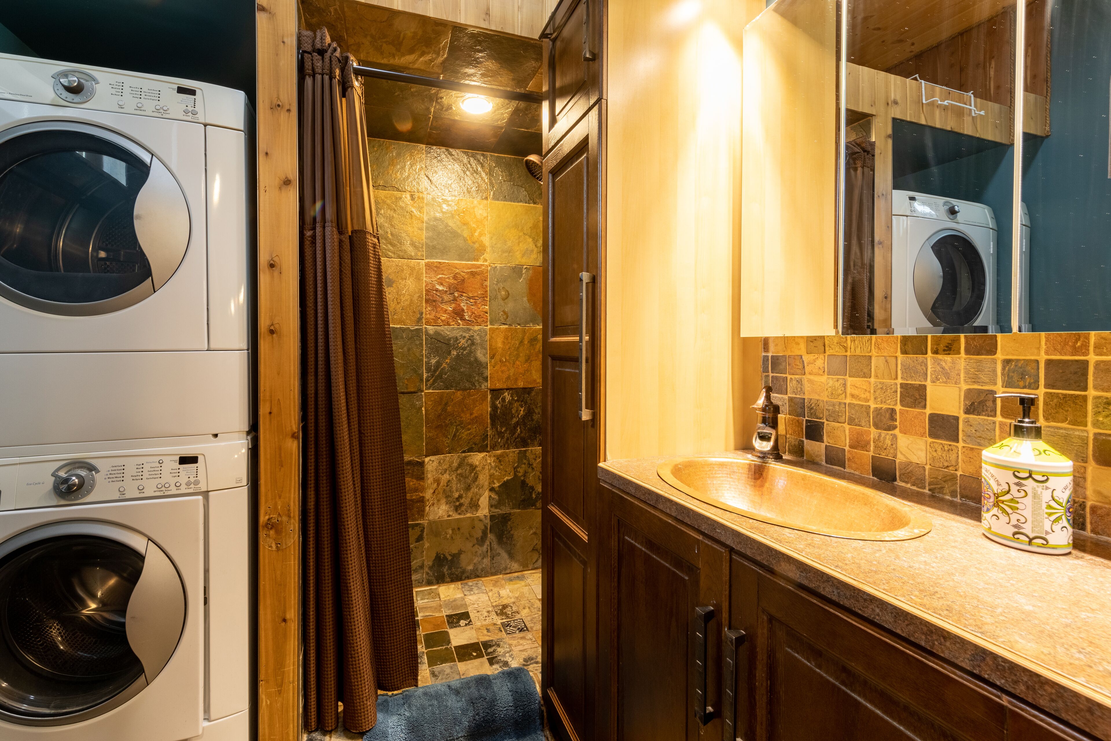 The Qu INN - Cozy Cabin