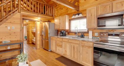 Cozy Lakeview Cabin, Pet Friendly, Near Wineries and Geneva-on-the-Lake