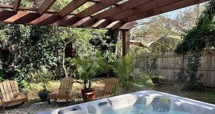 Tranquility with Hot Tub! 5 min walk to beach