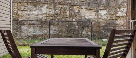 屋外ダイニングエリア