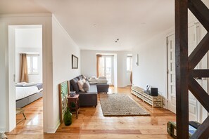 2 quartos, ferros/tábuas de passar roupa, Wi-Fi, roupa de cama