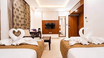 Superior Twin Room | Premium bedding, individually furnished, desk, free WiFi